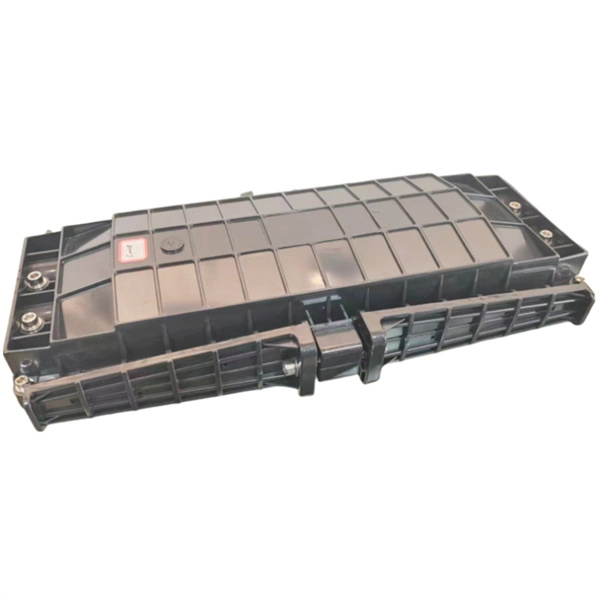 How does photovoltaic power generation get into the distribution box