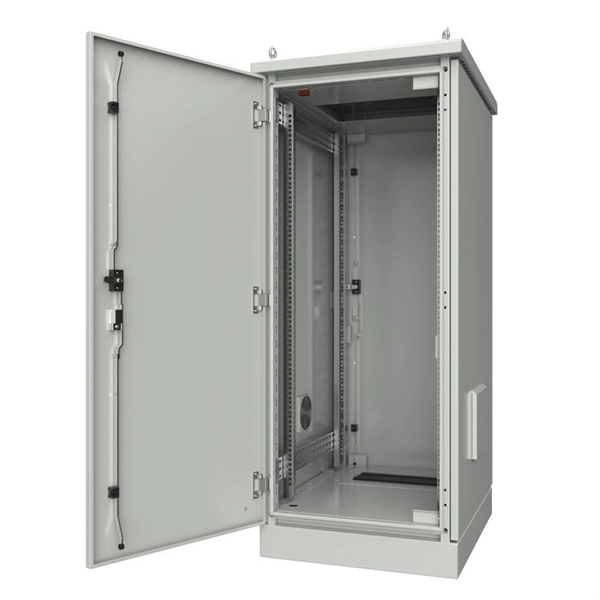Outdoor installation of distribution box brackets