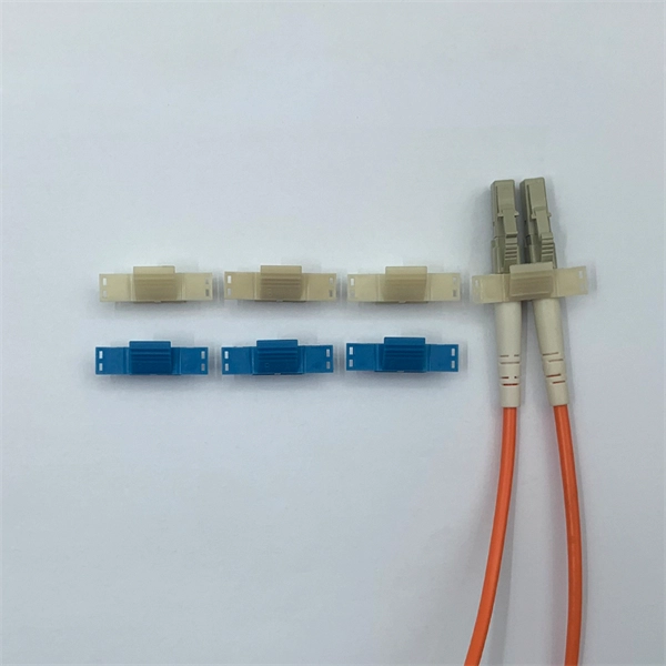 Is fiber optic cold connector simple