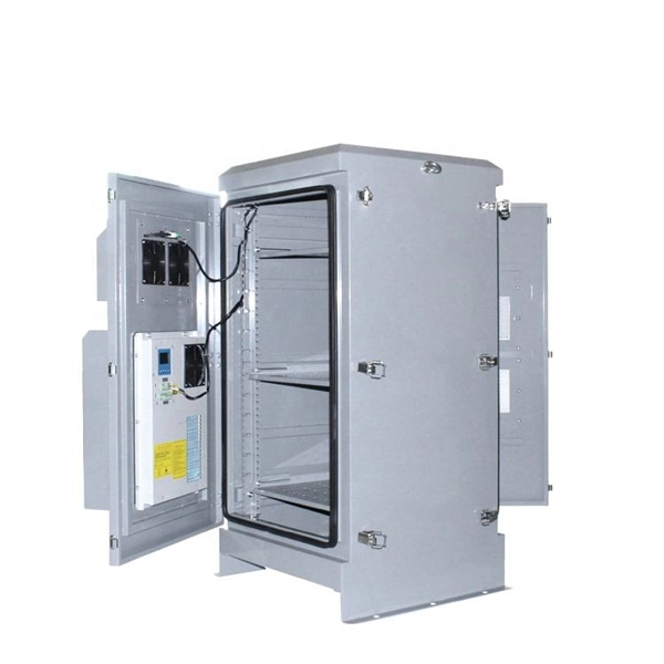Can cables and conductors be stored in cable trays